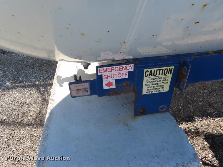 image for item DF7726 Arrow propane tank bed