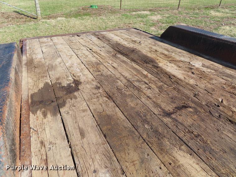 image for item DF7740 2003 Rocking Chair Mfg. utility trailer