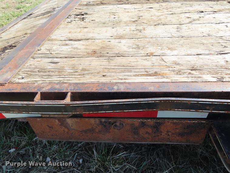 image for item DF7740 2003 Rocking Chair Mfg. utility trailer