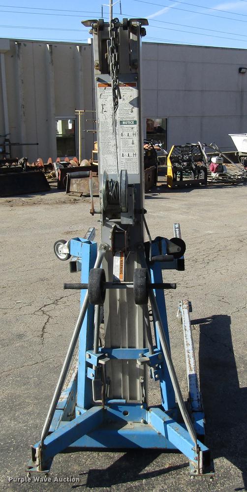 image for item DF7877 (4) Genie SLA-20 vertical lifts