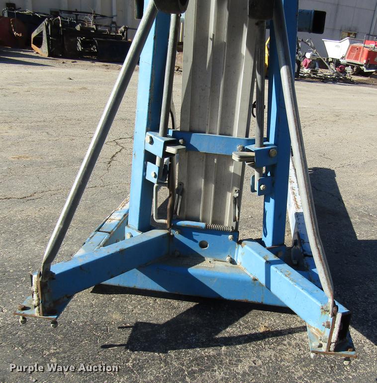 image for item DF7877 (4) Genie SLA-20 vertical lifts