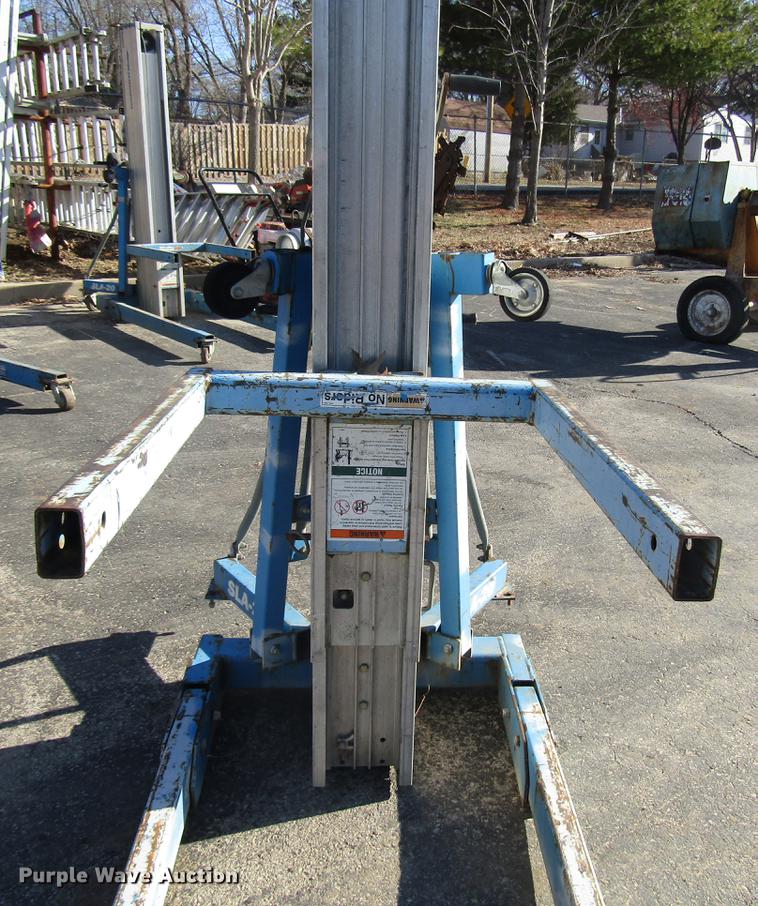 image for item DF7877 (4) Genie SLA-20 vertical lifts