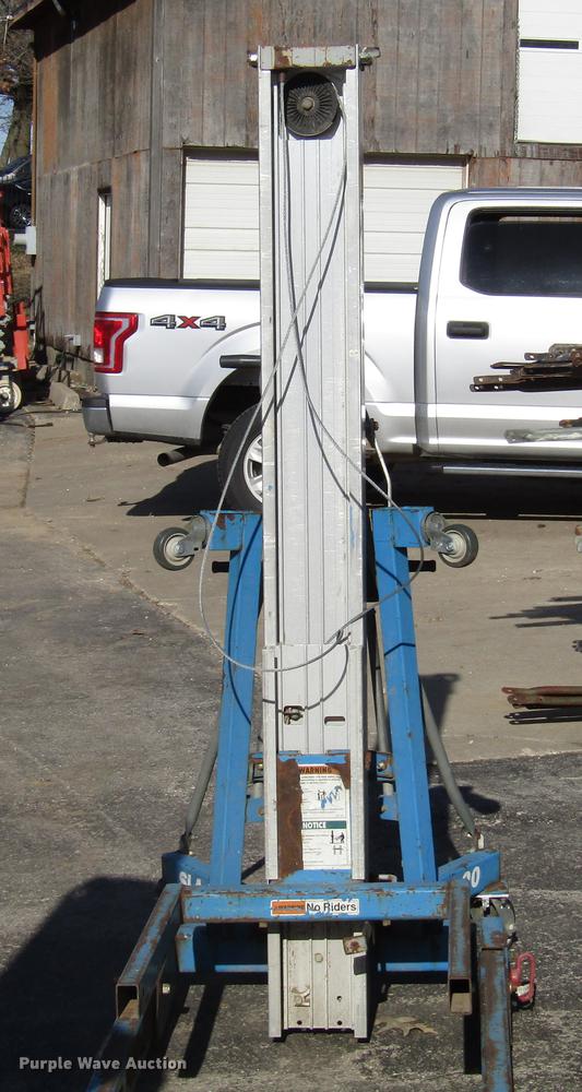 image for item DF7877 (4) Genie SLA-20 vertical lifts