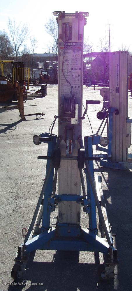 image for item DF7877 (4) Genie SLA-20 vertical lifts