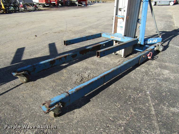 image for item DF7877 (4) Genie SLA-20 vertical lifts