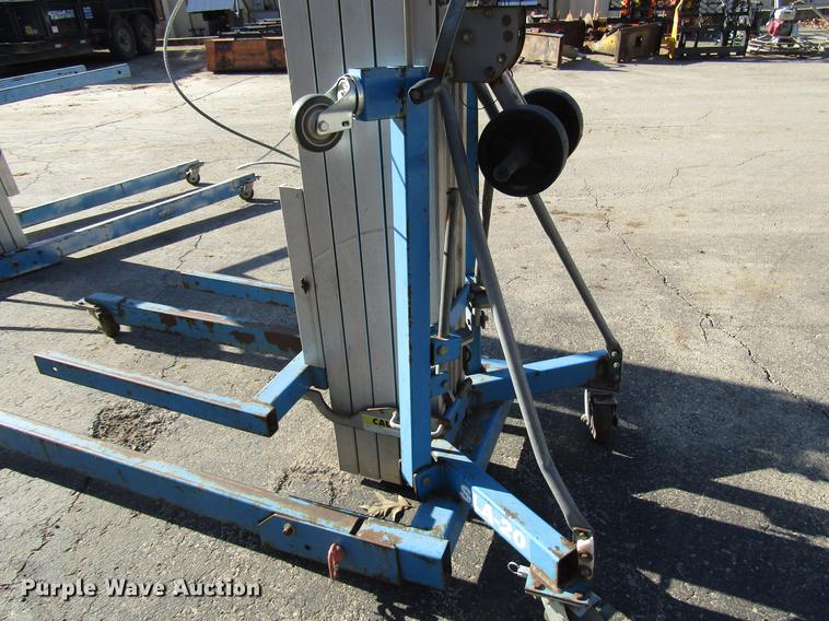 image for item DF7877 (4) Genie SLA-20 vertical lifts