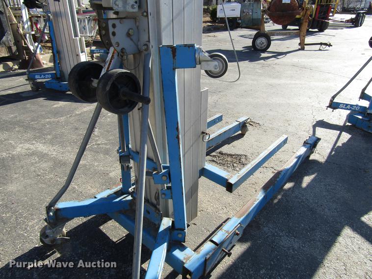 image for item DF7877 (4) Genie SLA-20 vertical lifts