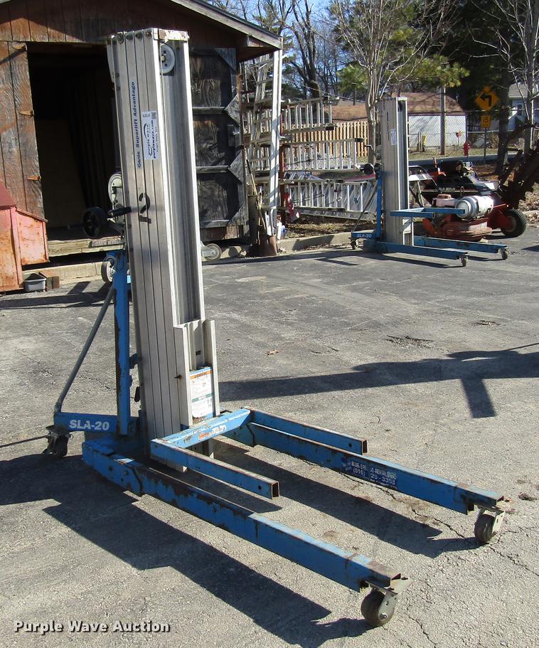 image for item DF7877 (4) Genie SLA-20 vertical lifts