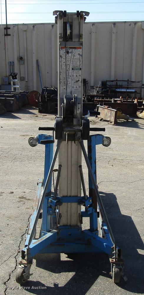 image for item DF7877 (4) Genie SLA-20 vertical lifts