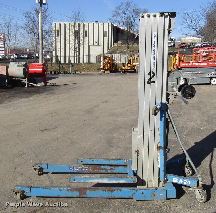 image for item DF7877 (4) Genie SLA-20 vertical lifts