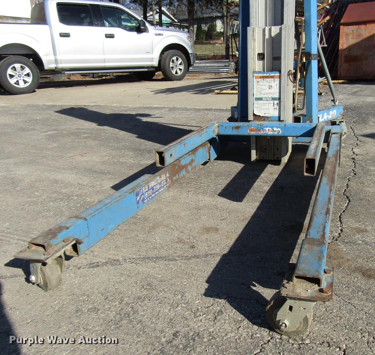 image for item DF7877 (4) Genie SLA-20 vertical lifts