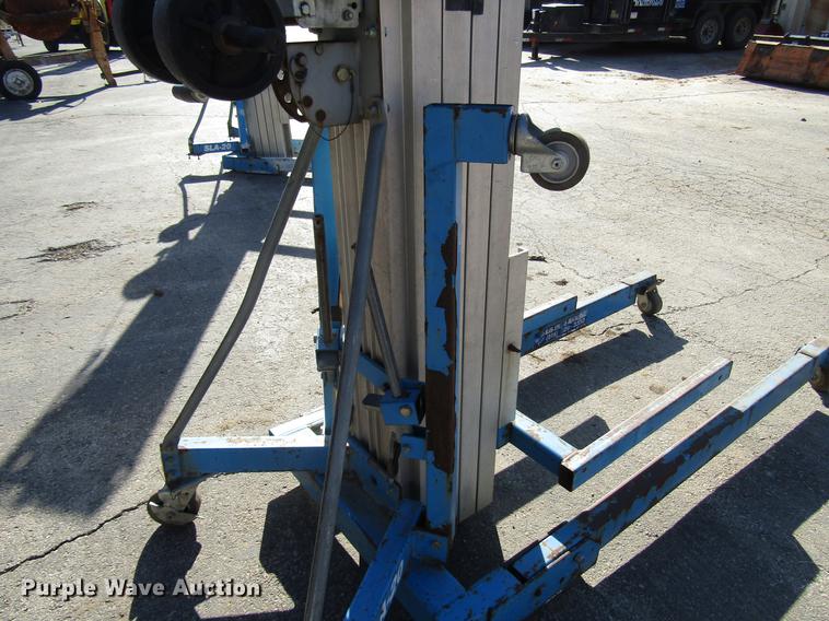 image for item DF7877 (4) Genie SLA-20 vertical lifts