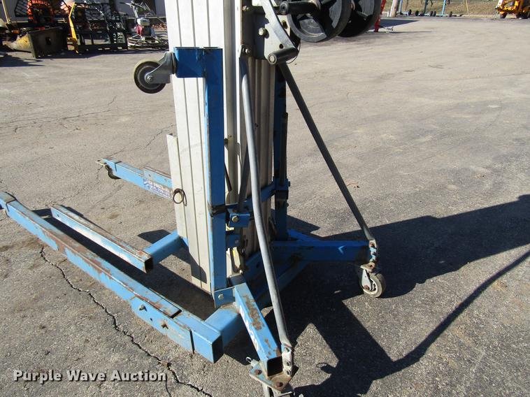 image for item DF7877 (4) Genie SLA-20 vertical lifts