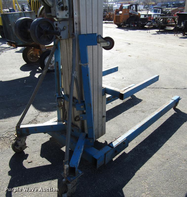 image for item DF7877 (4) Genie SLA-20 vertical lifts
