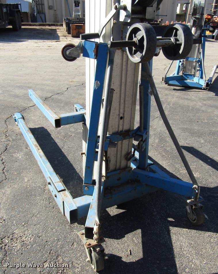 image for item DF7877 (4) Genie SLA-20 vertical lifts
