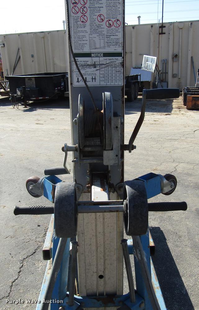 image for item DF7877 (4) Genie SLA-20 vertical lifts