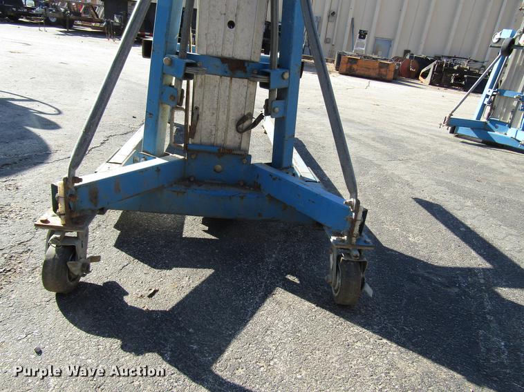 image for item DF7877 (4) Genie SLA-20 vertical lifts