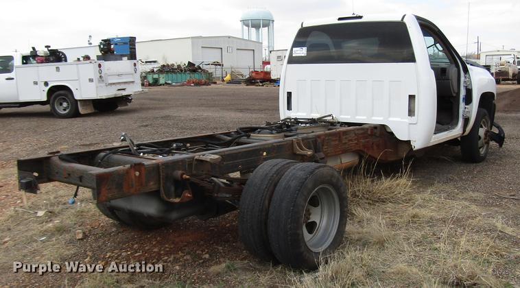 image for item DF7902 2009 Chevrolet Silverado 3500HD pickup truck cab and chassis