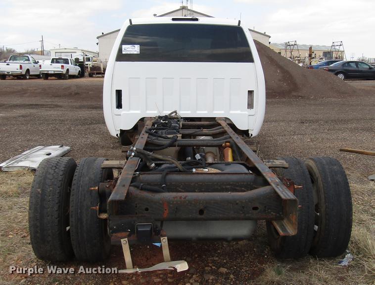 image for item DF7902 2009 Chevrolet Silverado 3500HD pickup truck cab and chassis