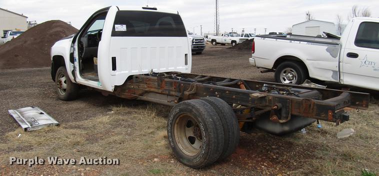 image for item DF7902 2009 Chevrolet Silverado 3500HD pickup truck cab and chassis