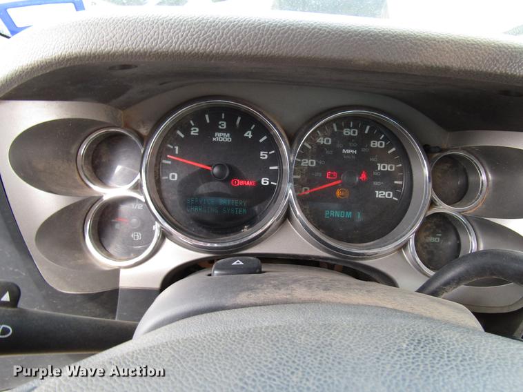 image for item DF7902 2009 Chevrolet Silverado 3500HD pickup truck cab and chassis