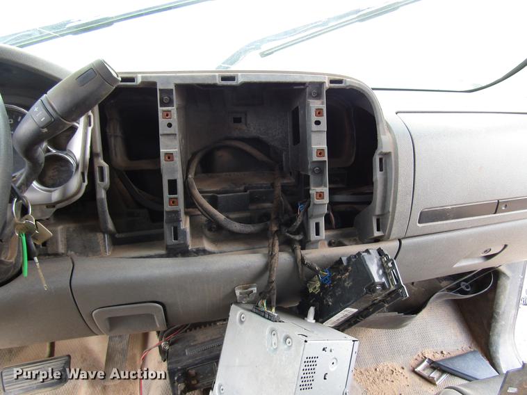 image for item DF7902 2009 Chevrolet Silverado 3500HD pickup truck cab and chassis