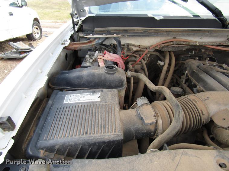 image for item DF7902 2009 Chevrolet Silverado 3500HD pickup truck cab and chassis