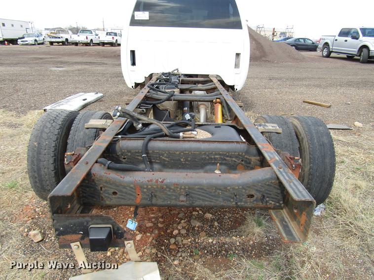 image for item DF7902 2009 Chevrolet Silverado 3500HD pickup truck cab and chassis