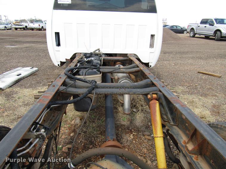 image for item DF7902 2009 Chevrolet Silverado 3500HD pickup truck cab and chassis