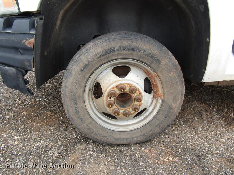 image for item DF7902 2009 Chevrolet Silverado 3500HD pickup truck cab and chassis