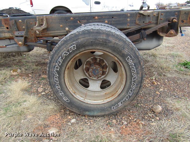 image for item DF7902 2009 Chevrolet Silverado 3500HD pickup truck cab and chassis