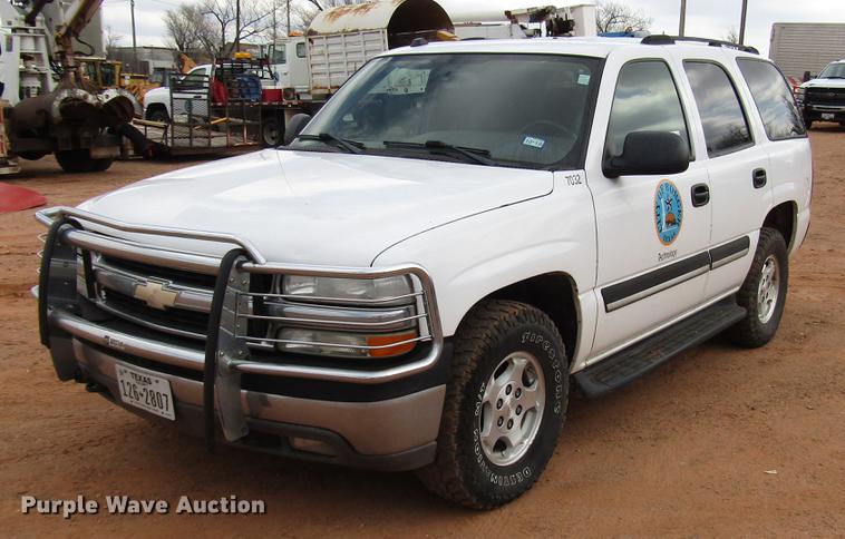 image for item DF7903 2004 Chevrolet Tahoe SUV