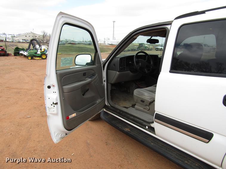 image for item DF7903 2004 Chevrolet Tahoe SUV