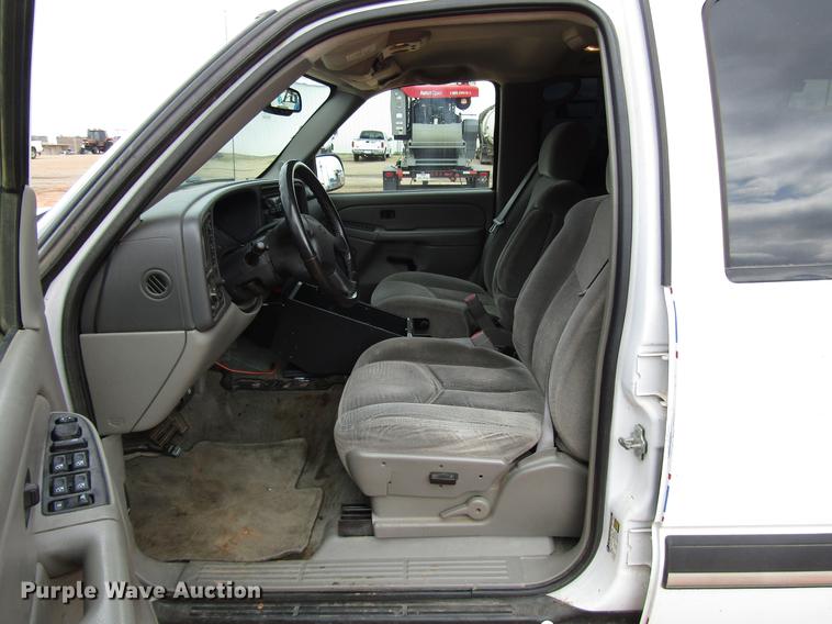 image for item DF7903 2004 Chevrolet Tahoe SUV
