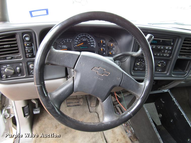 image for item DF7903 2004 Chevrolet Tahoe SUV