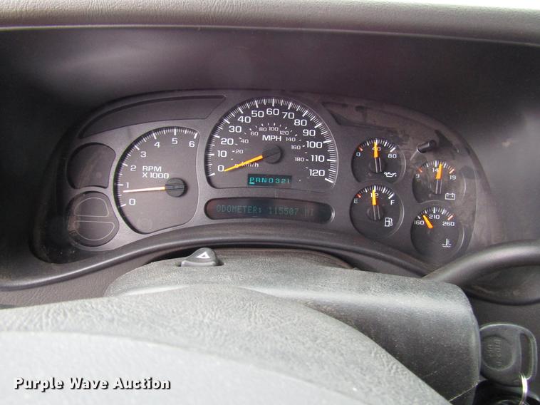 image for item DF7903 2004 Chevrolet Tahoe SUV