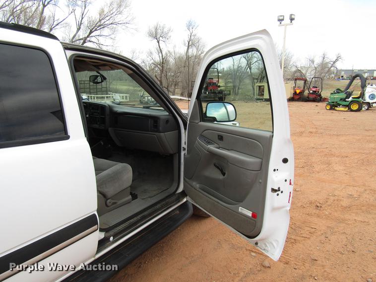 image for item DF7903 2004 Chevrolet Tahoe SUV