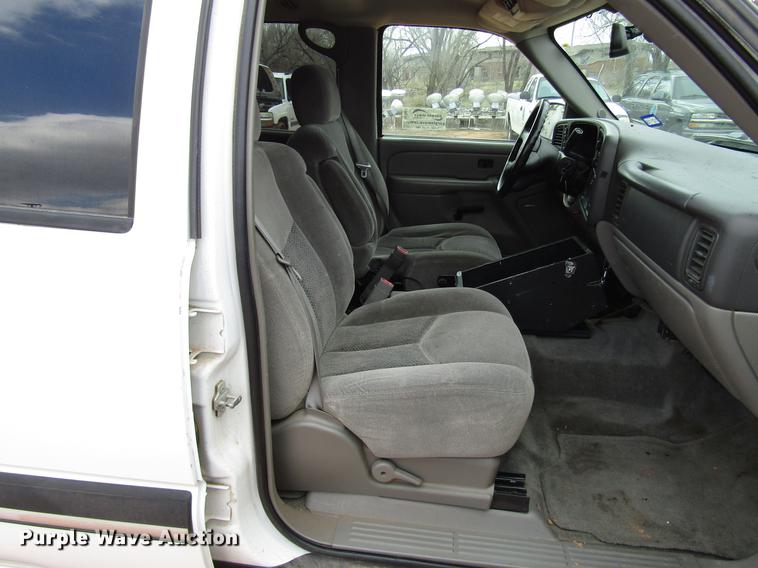 image for item DF7903 2004 Chevrolet Tahoe SUV