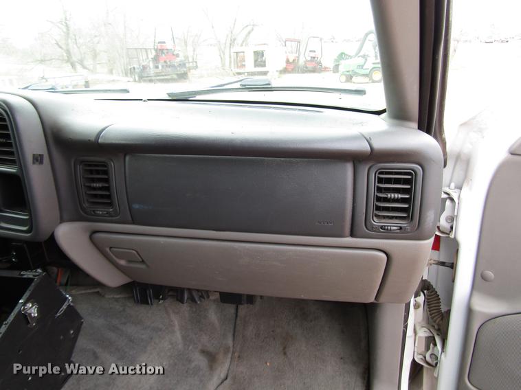 image for item DF7903 2004 Chevrolet Tahoe SUV