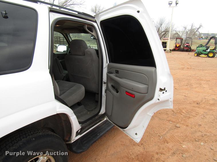image for item DF7903 2004 Chevrolet Tahoe SUV