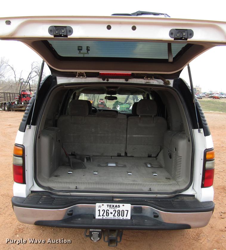 image for item DF7903 2004 Chevrolet Tahoe SUV