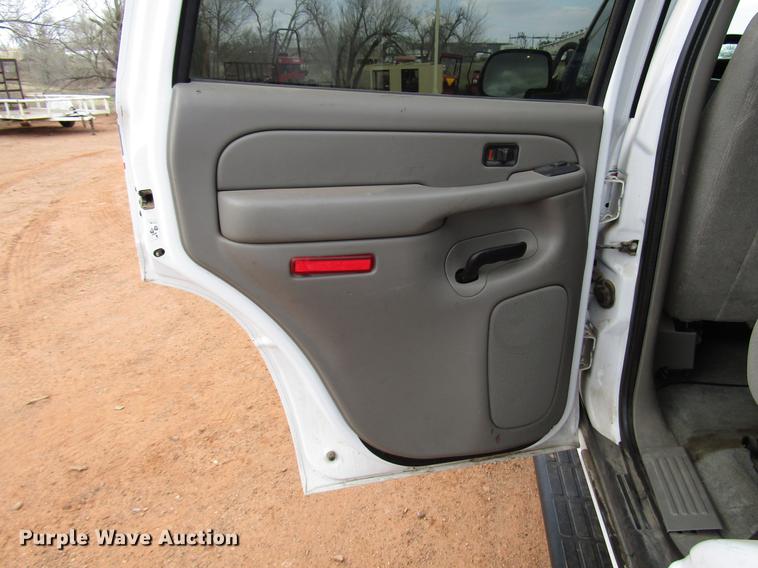 image for item DF7903 2004 Chevrolet Tahoe SUV