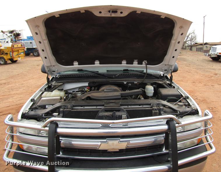 image for item DF7903 2004 Chevrolet Tahoe SUV