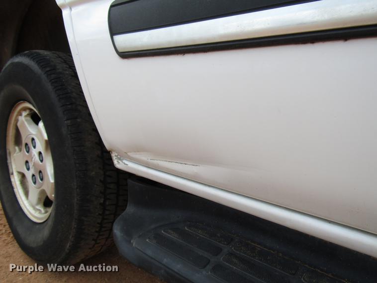 image for item DF7903 2004 Chevrolet Tahoe SUV