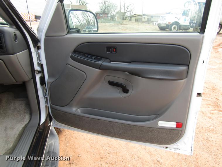 image for item DF7904 2003 Chevrolet Tahoe SUV