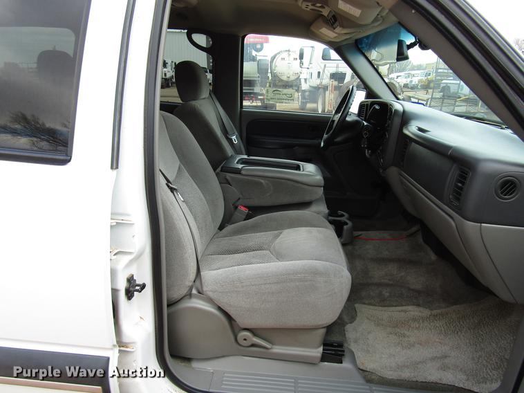 image for item DF7904 2003 Chevrolet Tahoe SUV