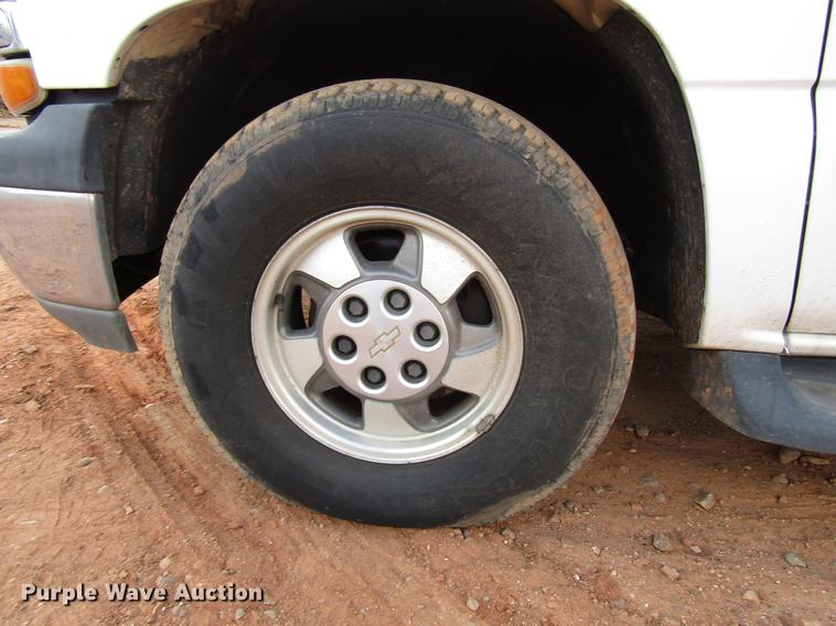 image for item DF7904 2003 Chevrolet Tahoe SUV