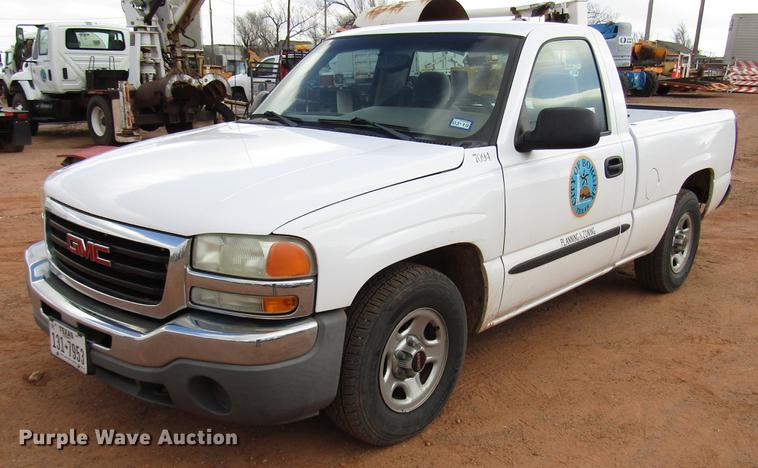image for item DF7905 2003 GMC Sierra 1500 pickup truck