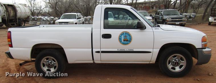 image for item DF7905 2003 GMC Sierra 1500 pickup truck
