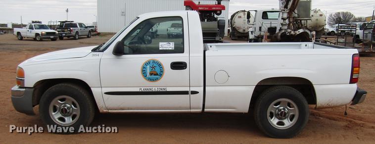 image for item DF7905 2003 GMC Sierra 1500 pickup truck